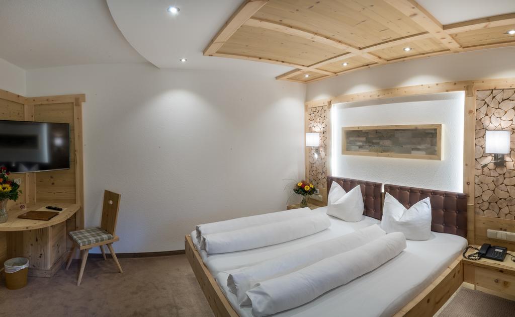 Hotel Huber Hochland Maurach  Esterno foto